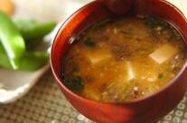 ジュンサイと豆腐のみそ汁