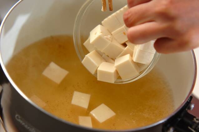 ジュンサイと豆腐のみそ汁の作り方の手順3