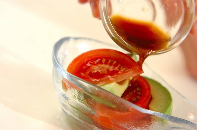 アボカドとトマトの和風サラダの作り方の手順3