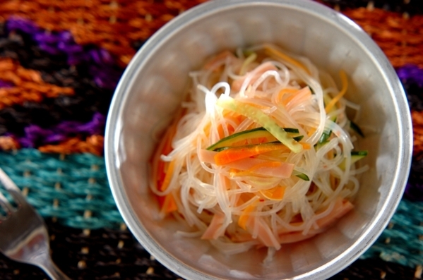 3エスニック風春雨サラダ