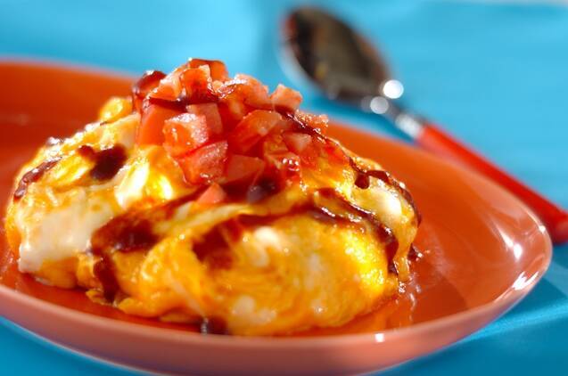 ピリ辛ソースオムライス