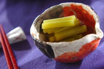 フキのだし浸し