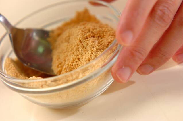抹茶きな粉わらびもちの作り方の手順1