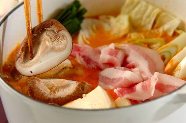 豆乳でマイルド！絶品キムチ鍋の作り方の手順5