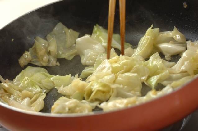 キャベツのアンチョビソテーの作り方の手順3