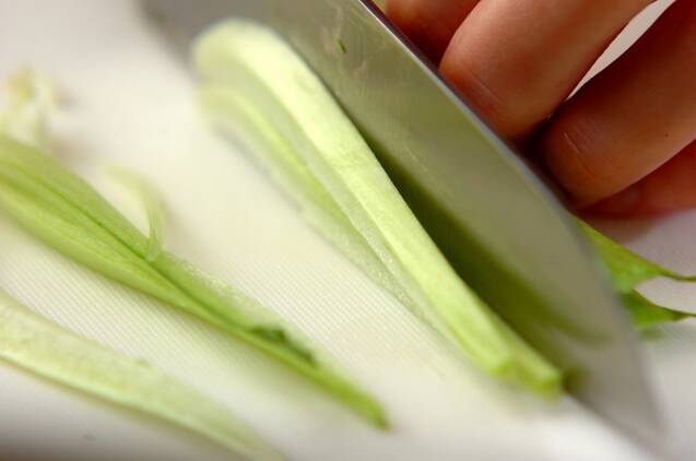 チンゲンサイ入りコーンスープの作り方の手順1