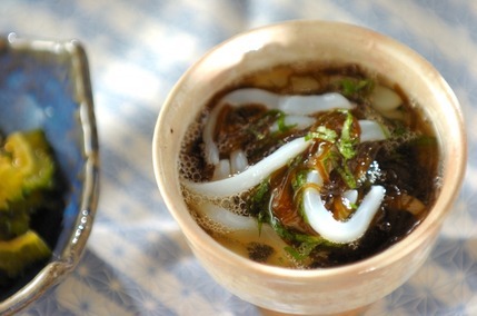 イカともずくの和え物