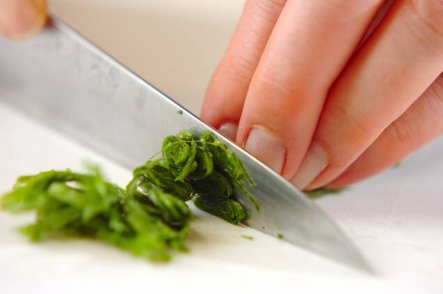 イカともずくの和え物の作り方の手順1