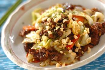 牛肉と野菜のソース炒め