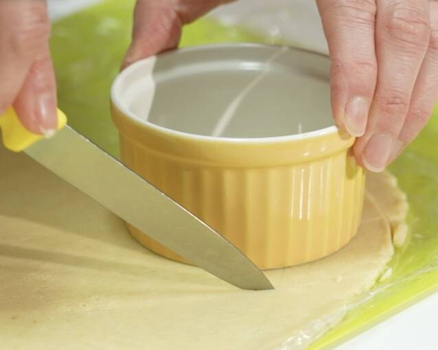 ホットケーキミックスで作る本格ベリータルトの作り方の手順5