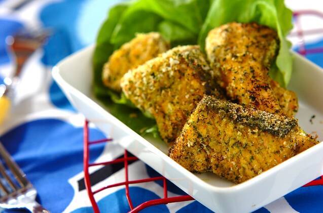 サクッとおいしいパン粉焼きレシピ21選！魚にお肉に野菜まで！の画像