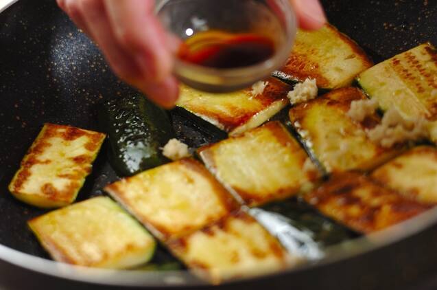 ズッキーニのしょうゆソテーの作り方の手順2