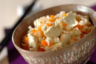 豆腐の炊き込みご飯