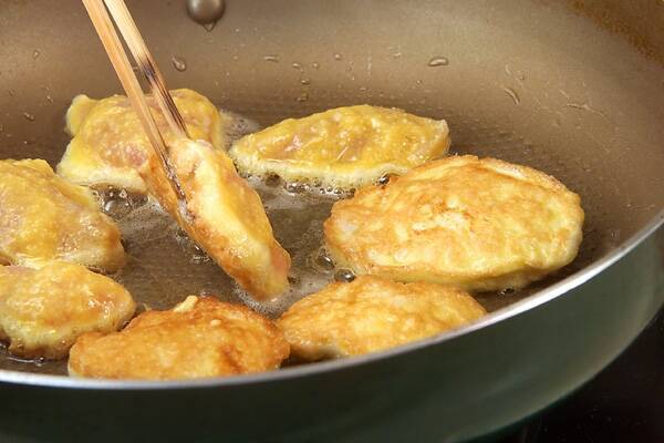 柔らかささ身のピカタ 基本レシピ 卵の衣でまろやかにの作り方の手順4