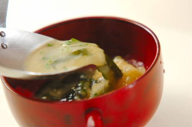 ワカメと麩のみそ汁の作り方の手順4