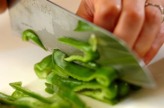 ピーマンのおかか炒めの作り方の手順1