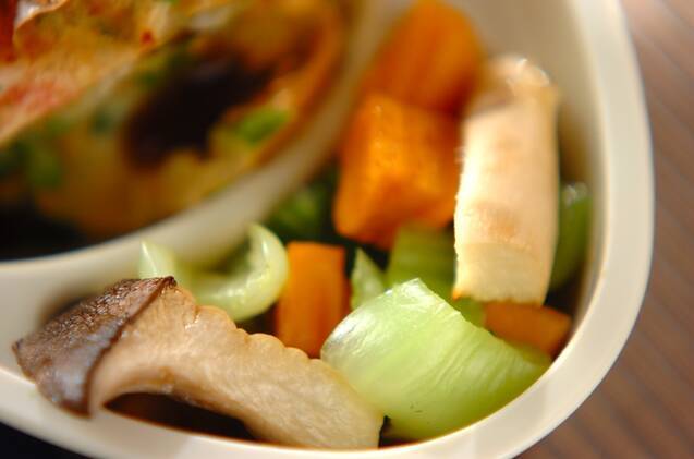 チンゲンサイと柿のポン酢和え