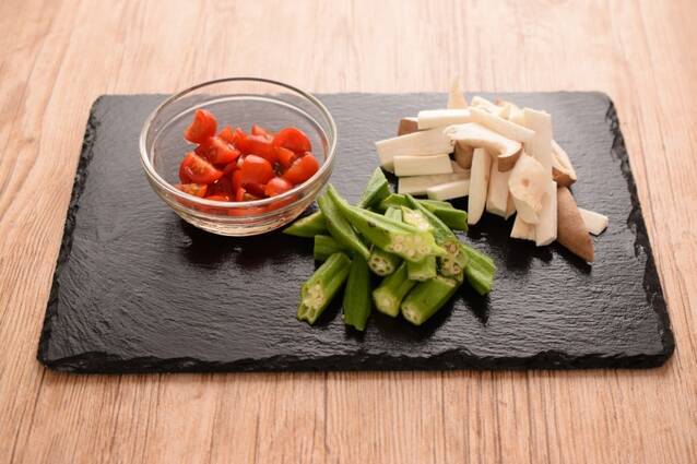 ササミのピカタフレッシュトマトソースの作り方の手順1