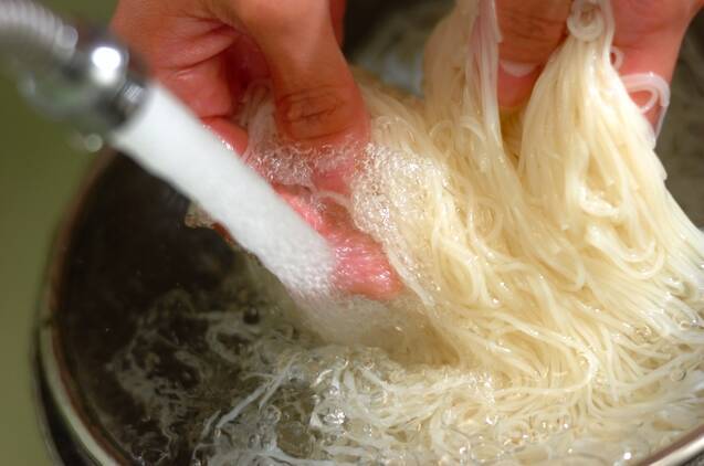 サラダ素麺の作り方の手順2