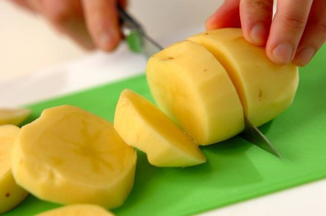 レモンとバター黄金の組み合わせ！カレイのレモンバタームニエルの作り方の手順1