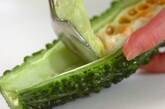 やみつき！苦くないゴーヤとツナのサラダ by 杉本 亜希子さんの下準備1