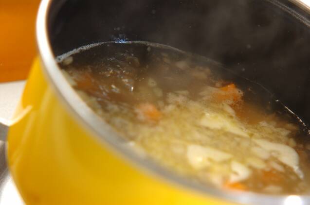 モロヘイヤとニンニクのスープの作り方の手順5
