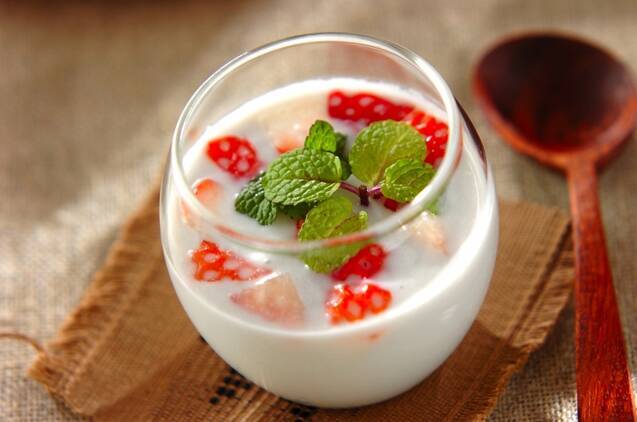 イチゴココナッツタピオカ