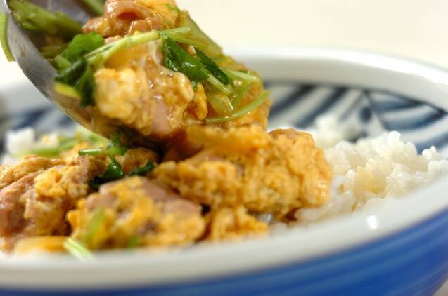 基本の親子丼 簡単ふわとろ 絶品！プロ直伝の味わい by山下 和美さんの作り方の手順4