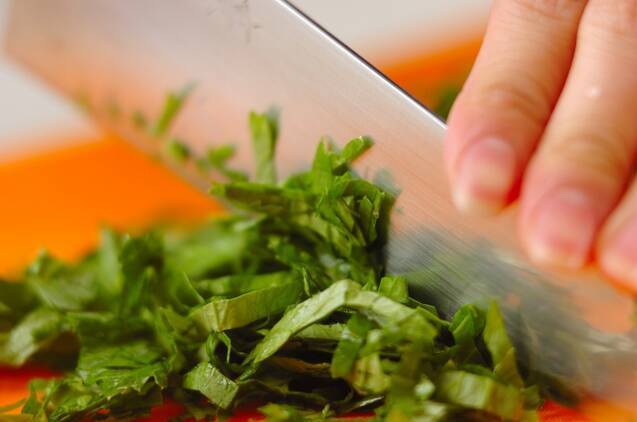 セロリの菜飯の作り方の手順1