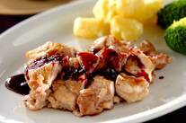 簡単肉料理！鶏肉のソテー ベリーソースで華やかに by岡本 由香梨さん