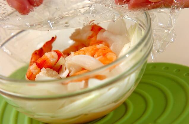 エビとソラ豆のグラタントーストの作り方の手順2