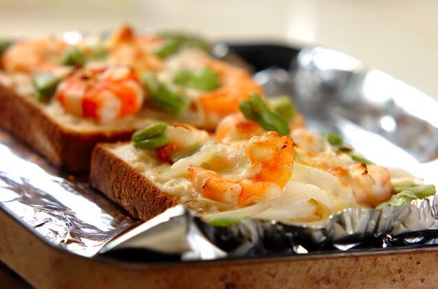 エビとソラ豆のグラタントーストの作り方の手順3