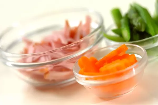 子どもにも人気！華やかちらし寿司 by 山下 和美さんの下準備2