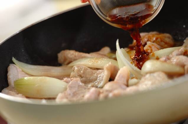 乳酸菌で旨みアップ、豚のショウガ焼きの作り方の手順3