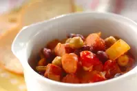 ミックスビーンズとソーセージのトマト煮