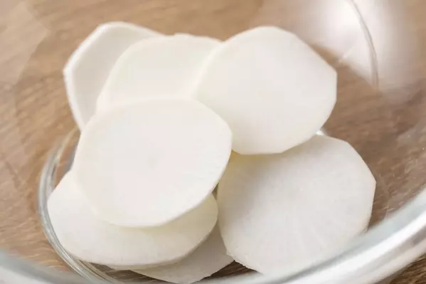 カブとホタテのホワイトリースサラダの作り方2