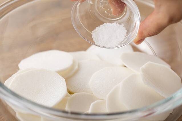 カブとホタテのホワイトリースサラダの作り方の手順2