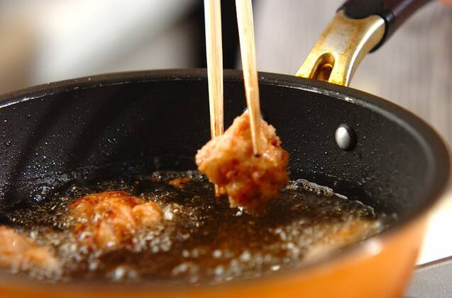 鶏の唐揚げチリソース添えの作り方の手順3