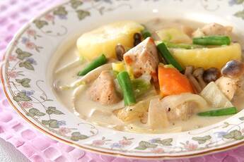 チキンクリームシチュー