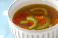ゴーヤとトマトのスープ