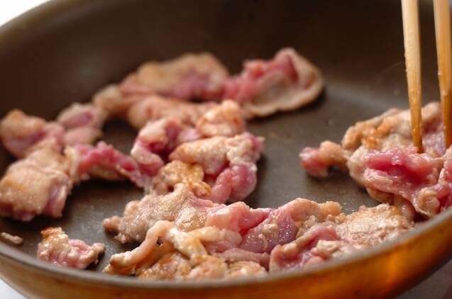 豚肉とトマトのショウガ焼きの作り方の手順2