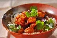 鶏とナスの辛みそ丼