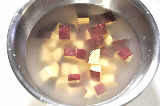 小豆とサツマイモのもち米粥の作り方の手順1