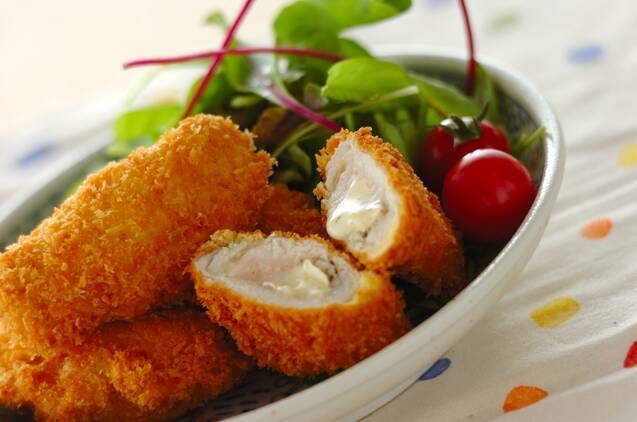 カマンベールチーズのチキンカツ