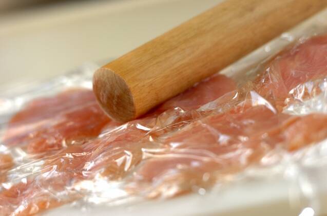 カマンベールチーズのチキンカツの作り方の手順1