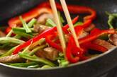 豚肩ロース肉とピーマンのオイスターソース炒めの作り方3