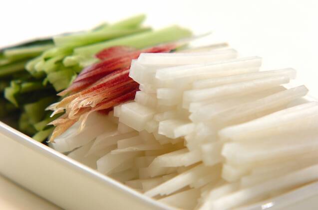 大根の梅らっきょう和えの作り方の手順1
