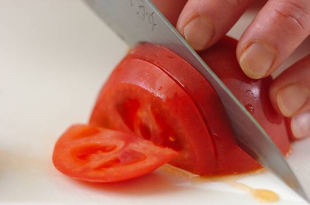 冷やしトマトのニラダレの作り方の手順1