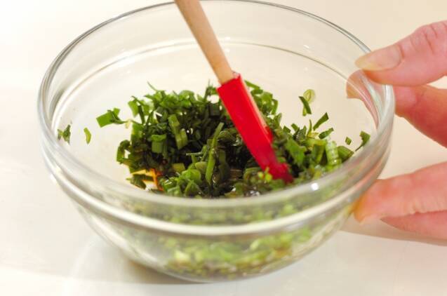 冷やしトマトのニラダレの作り方の手順2