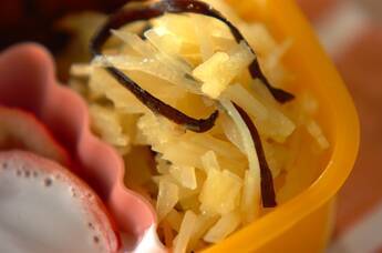 ジャガイモと昆布の和え物